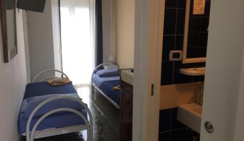 Twin Room with Shower