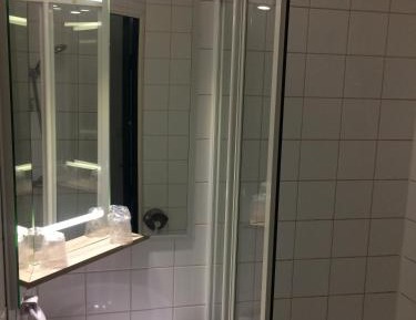 Small Double Room - 36 ft²