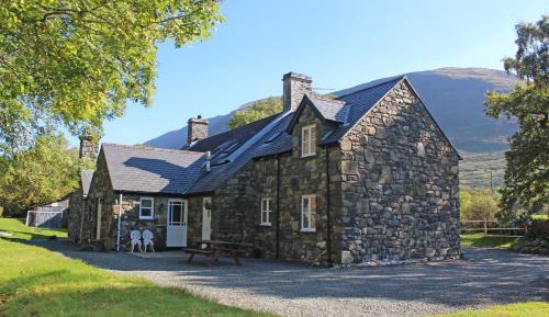 One-Bedroom Holiday Home