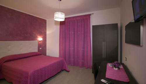 Quadruple Room with Private Bathroom