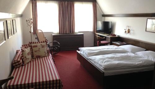 Triple Room with Bathroom