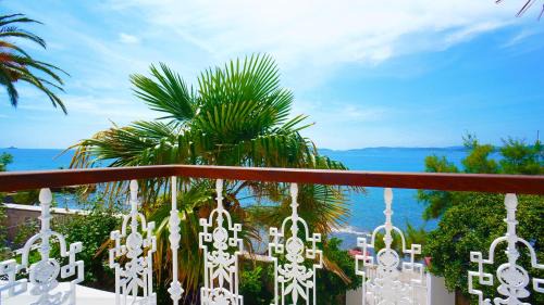 Villa - Beach Front