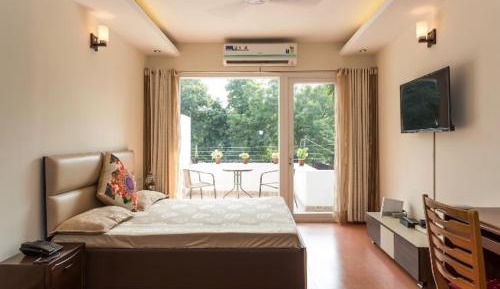 Studio with Garden View