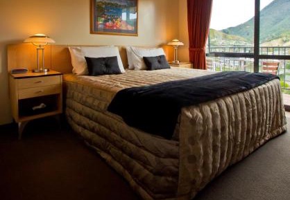 Executive One-Bedroom Apartment with Spa Bath