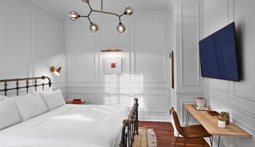 Premium King Room