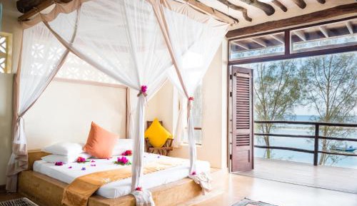 Deluxe Ocean Front Suite