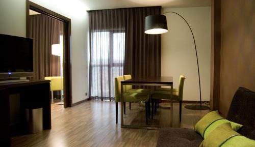 Suite (2 Adults + 2 Children)