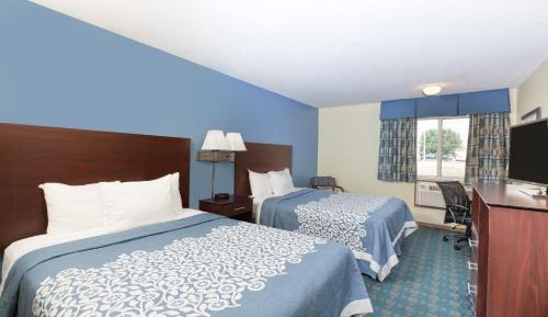 Queen Room with Two Queen Beds - Non-Smoking