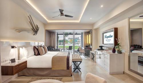 Luxury Junior Suite Swim Out