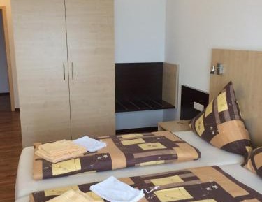 Double or Twin Room with Bathroom