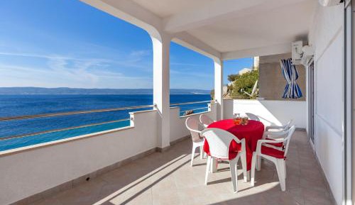 Two Bedroom Apartment with Terrace and Sea View