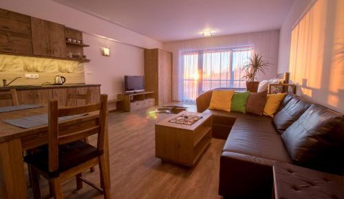 Apartment with Mountain View