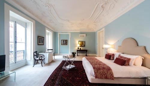 Master Suite with Street View