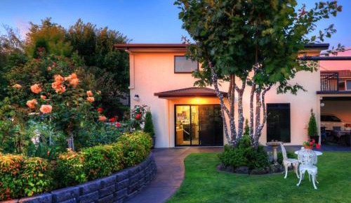 One-Bedroom Apartment with River View