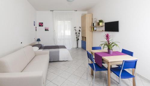 Studio (4 Adults)