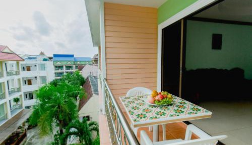 Deluxe One-Bedroom Apartment