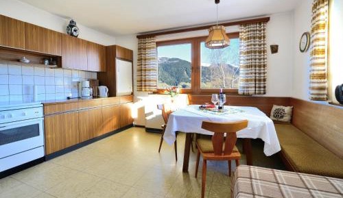 Apartment with Mountain View