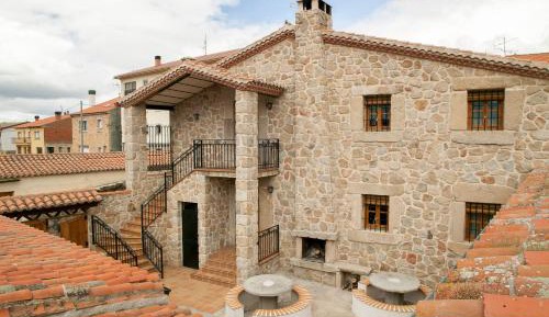 Three-Bedroom Holiday Home 
