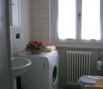 One-Bedroom Apartment with Balcony