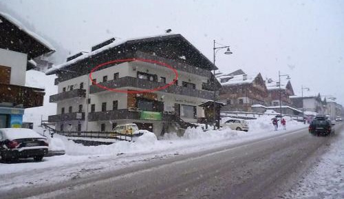 Apartment with Mountain View