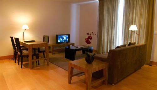 Premium Apartment with Side Sea View