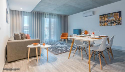 Deluxe Apartment with City View