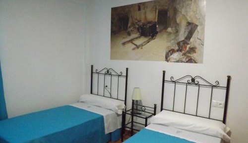 Twin Room with Private Bathroom
