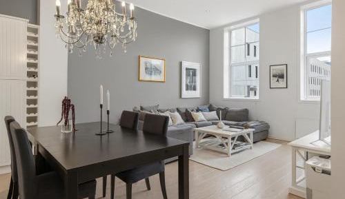 Two-Bedroom Apartment with Terrace and Sea View