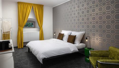 Quadruple Room with Private Bathroom