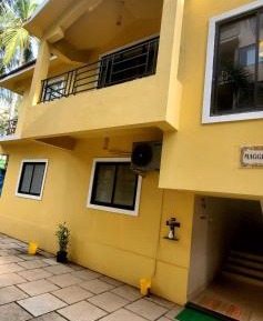 Deluxe Room (2 Adults + 1 Child)