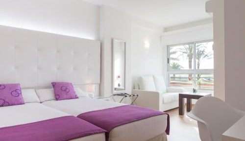 Family Room (2 Adults + 2 Children)