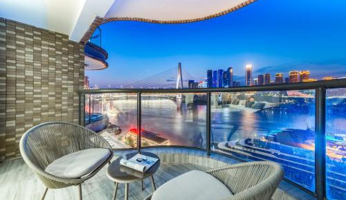 Superior One-Bedroom Apartment with Balcony