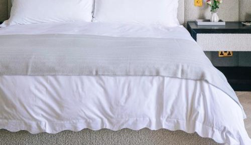 Queen Room with Garden View