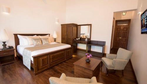 King Room with Pool View