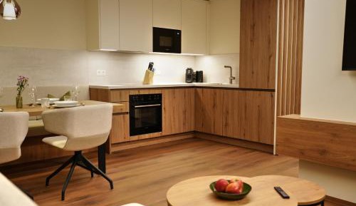 Two-Bedroom Apartment with Mountain View