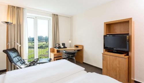 Standard Double or Twin Room with View