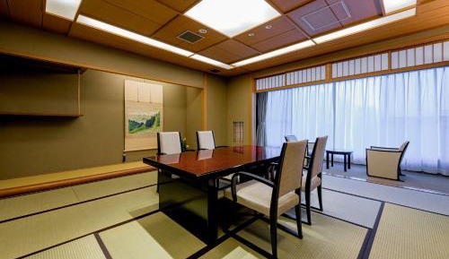 Junior Suite with Mountain View