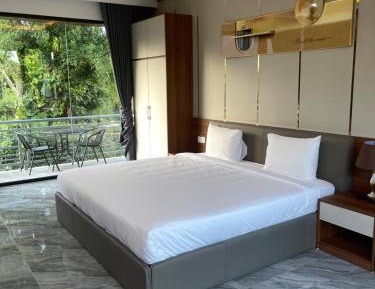 Superior Single Room with Lake View