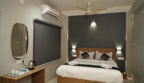 Queen Suite with Spa Bath