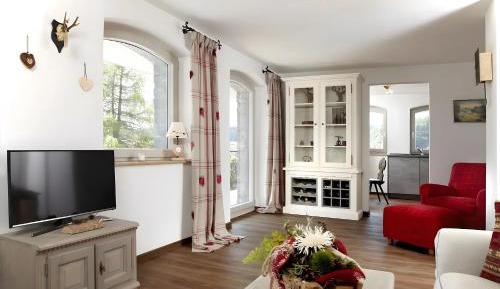 Superior One-Bedroom Apartment with Balcony