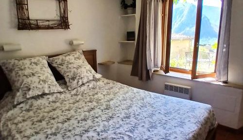 Queen Room with Garden View