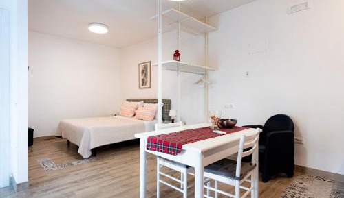 Superior One-Bedroom Apartment