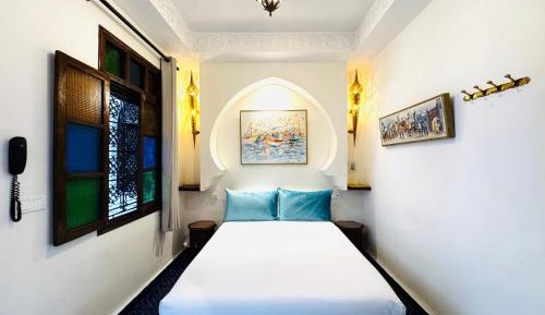 Deluxe Double Room (2 Adults + 1 Child)