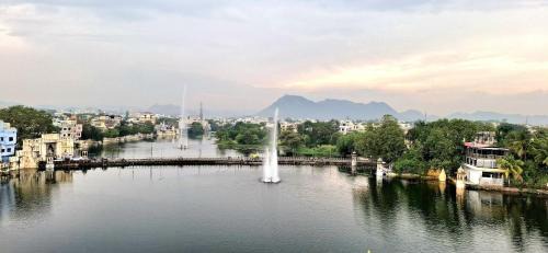 King Room with Lake View