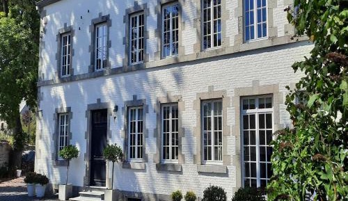 Six-Bedroom Holiday Home