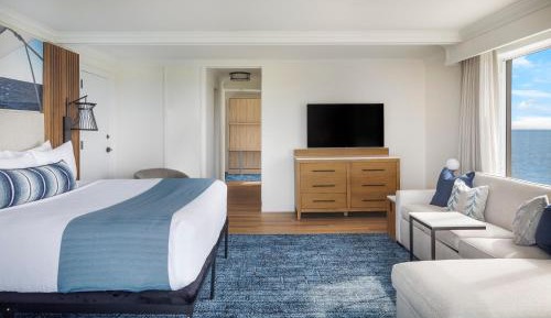 King Suite with Partial View