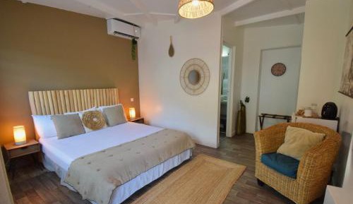 Alamanda Classic Queen Room 