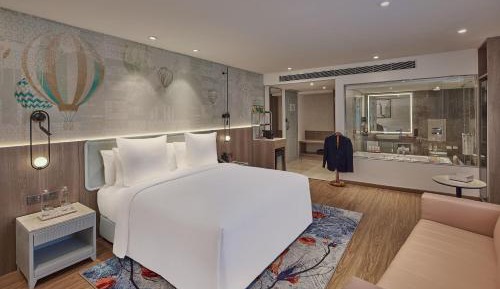 ICONIQA Prestige Room - Smart Laundry Closet , Espresso Coffee Machine, Non-Alcoholic Mini Bar