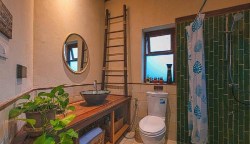 Family Room with Mountain View