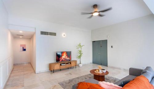 Three-Bedroom Deluxe Apartment